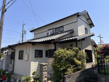 津市一身田I様邸外部塗装工事完工しました。